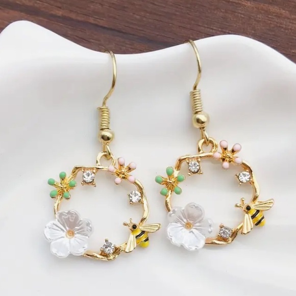 Spring Honey Bee Hoop Drop Dainty Floral Zinc Alloy Earrings - Picture 5 of 5